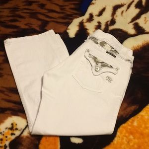 White Miss Me Camo Capri Distressed Jeans sz30